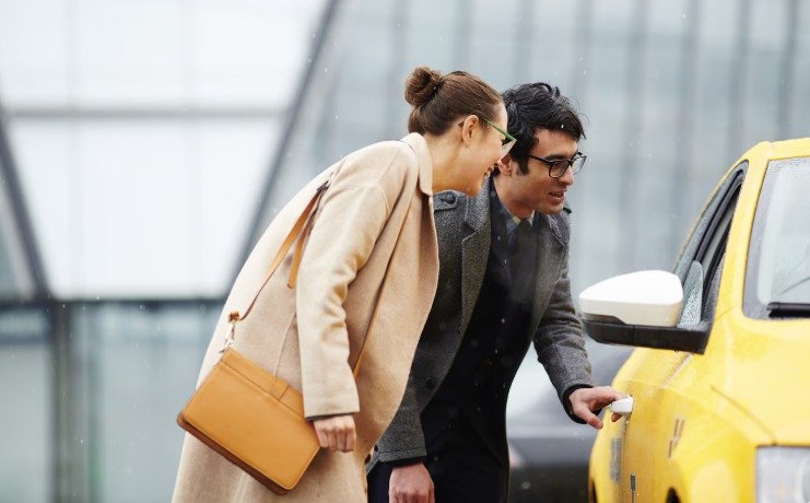 Local cab service in Hyderabad for daily travel shopping and family commute